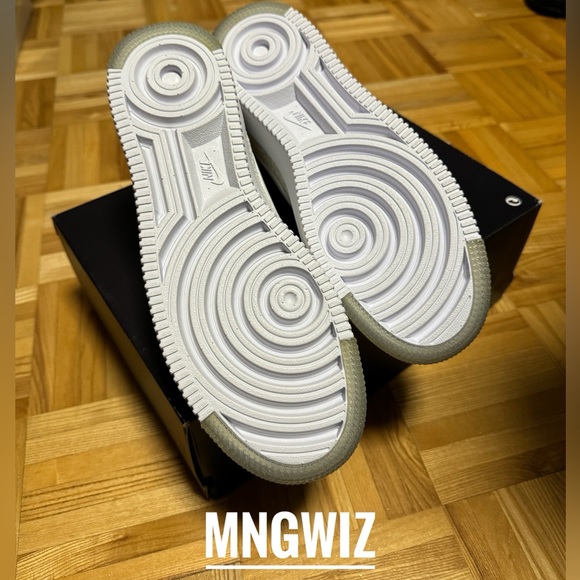 Brand New, No Box. Men Size 9 Nike Air Force 1 FlyKnit. - Picture 2 of 5